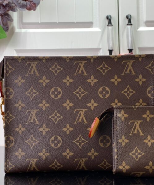 Not for sale:Louis Vuitton Toiletry Pouch M81412