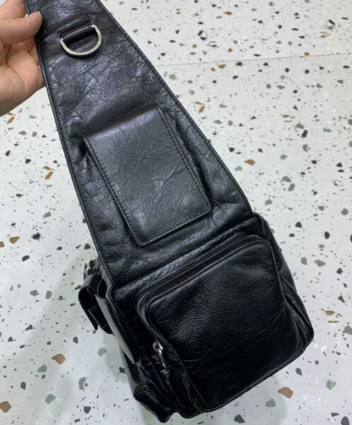 Balenciaga Superbusy XS Sling Bag Black 4