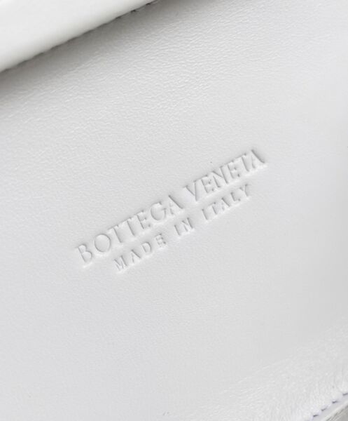 Bottega Veneta Knot 717622 10