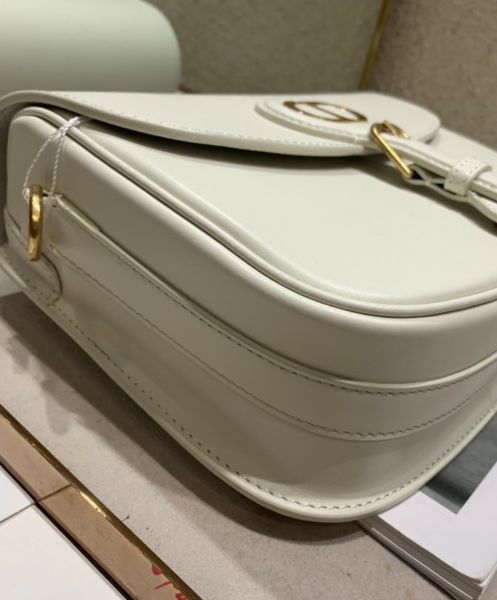 Dior Medium Dior Bobby Bag M9319 Cream