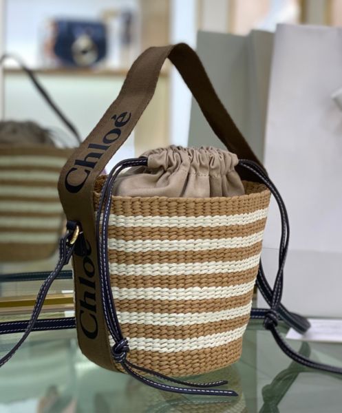 Chloe Small Woody Basket Khaki3