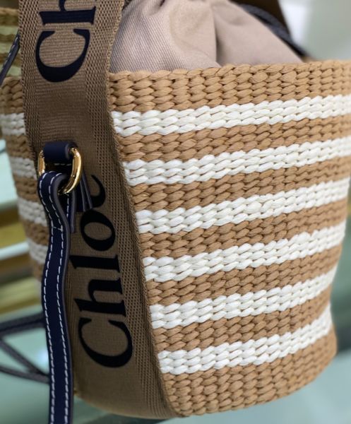 Chloe Small Woody Basket Khaki7