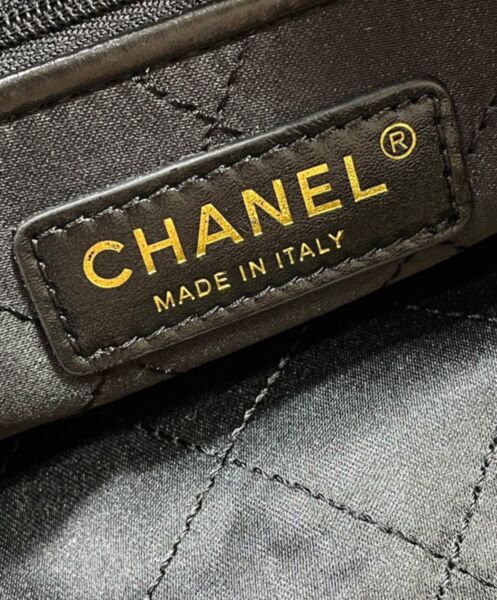 Chanel 22 Handbag AS3261 Black 10