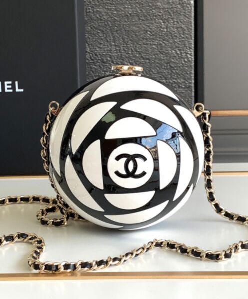 Chanel Sphere Minaudiere AS4505 Cream 3