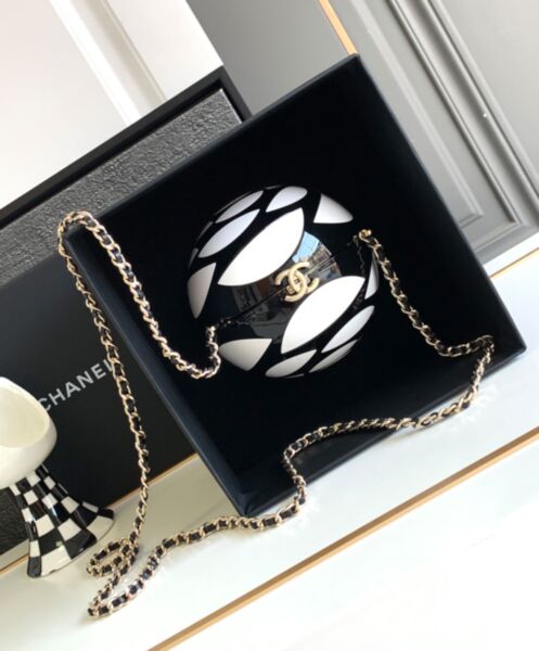 Chanel Sphere Minaudiere AS4505 Cream 7