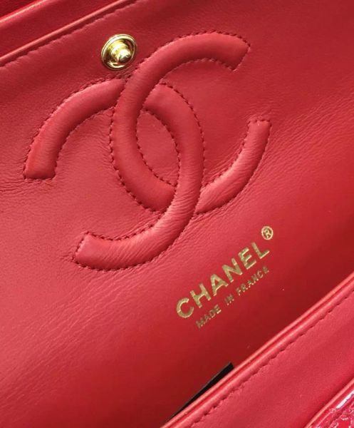 Chanel Women's Classic Flap Bag A01112 