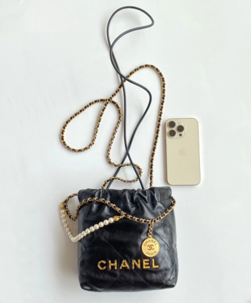 Chanel 22 Mini Handbag Black 2