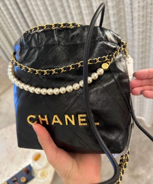 Chanel 22 Mini Handbag Black 5