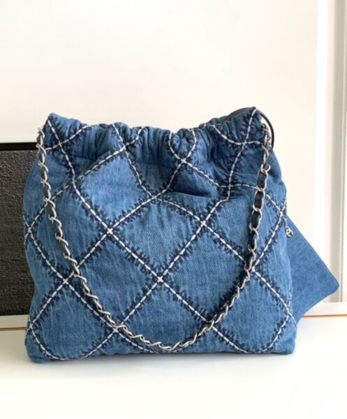 Chanel 22 Small Handbag AS3260 Blue 4