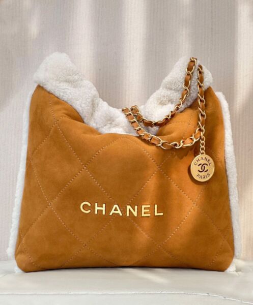 Chanel 22 Small Handbag AS3260 Coffee 2