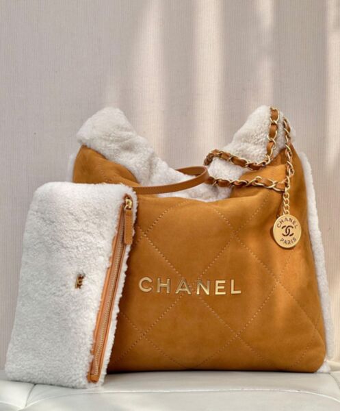 Chanel 22 Small Handbag AS3260 Coffee 3