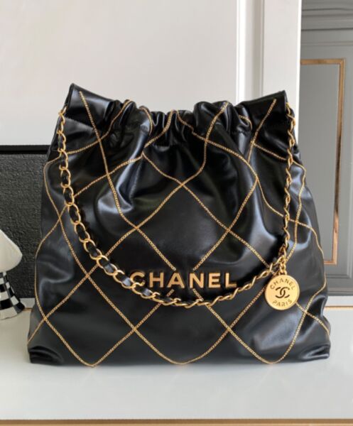 Chanel 22 Handbag AS3261 Black 2