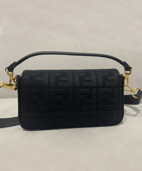 Fendi Baguette 8BR600 5