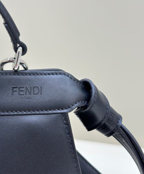 Fendi Peekaboo ISeeU Small 8BN327 6