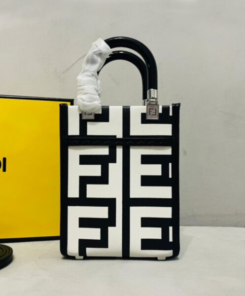 Fendi Mini Sunshine Shopper Two-tone printed leather Fendi Roma Capsule Mini-bag 8BS051 Black 5