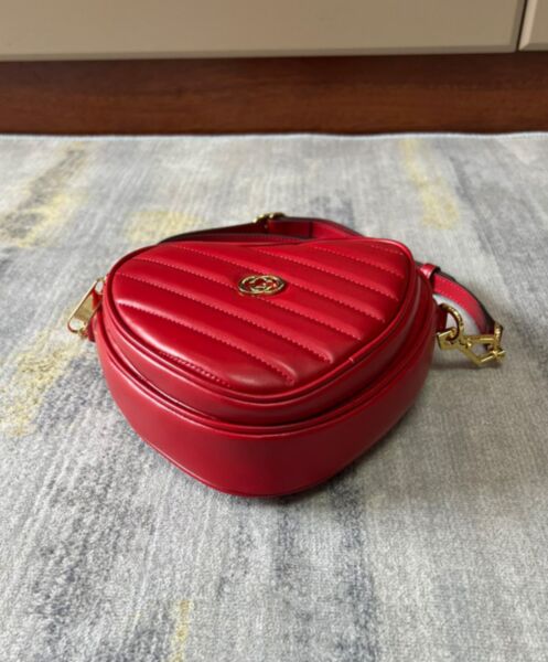 Gucci Interlocking g Mini Heart Shoulder Bag 751628 7