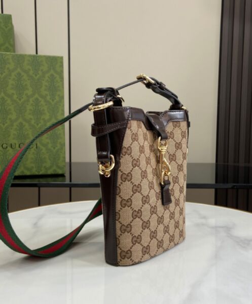 Gucci Small Bucket Shoulder Bag 782919 3