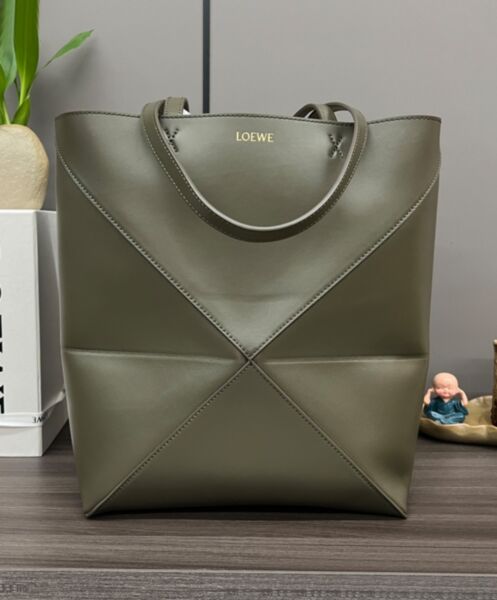 Loewe Puzzle Fold Tote In Shiny Calfskin 2