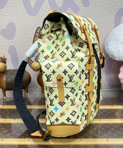 Louis Vuitton Christopher MM M25240 Cream 3