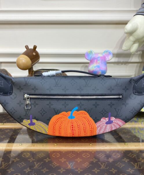 Louis Vuitton LV x YK Maxi Bumbag M46436 Gray 4