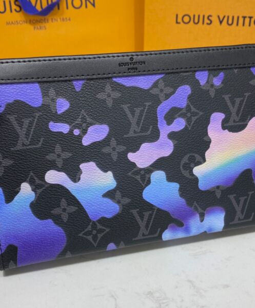 Louis Vuitton Gaston Wearable Wallet M81753 Black 5