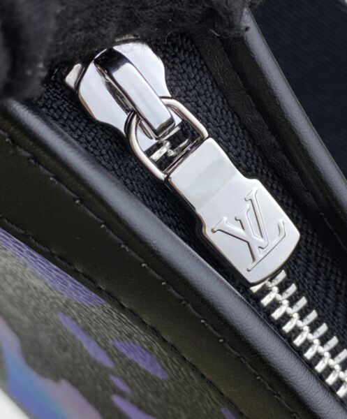 Louis Vuitton Gaston Wearable Wallet M81753 Black 9