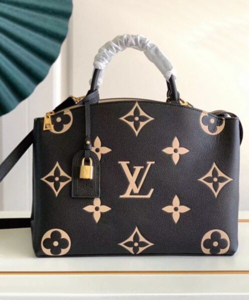 Louis Vuitton Grand Palais M45842 Black 2