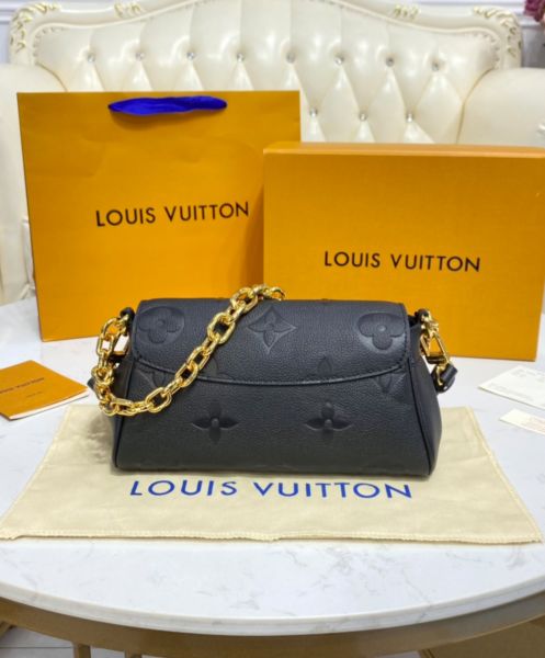 Louis Vuitton Favorite Black 4
