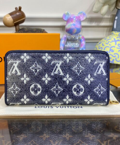 Louis Vuitton Zippy Wallet M82468 Blue 4