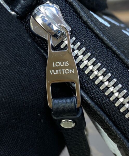 Louis Vuitton LV x YK Easy Pouch On Strap M81908 Black 8