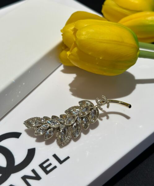 Chanel Women's Earrings ABA965 Golden 4