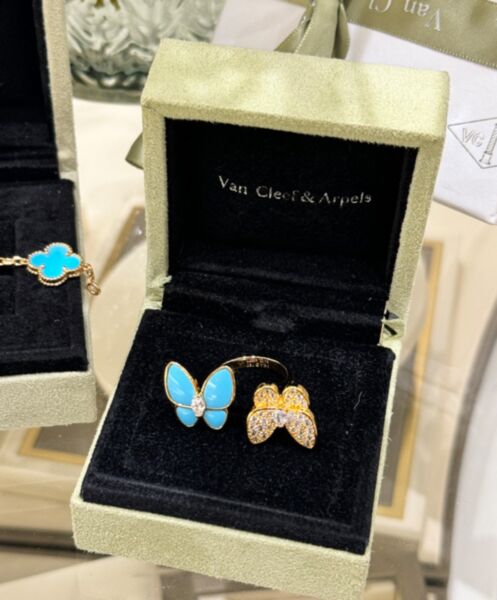 Van Cleef & Arpels Women's Two Butterfly Between The Finger Ring Blue 2