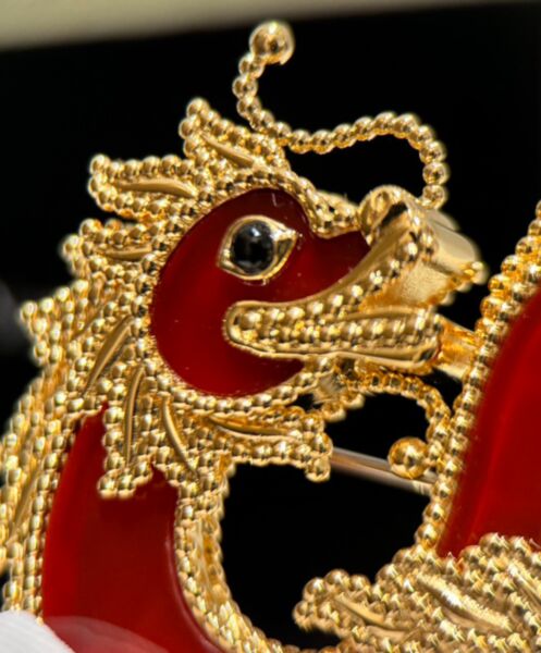 Van Cleef & Arpels Women's Lucky Animals Dragon Clip Red 7