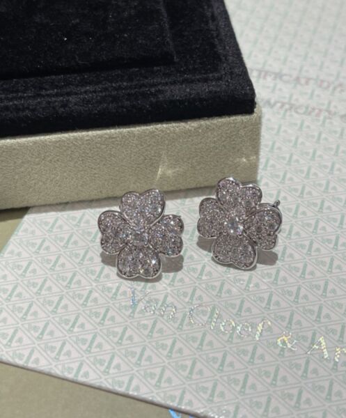 Van Cleef & Arpels Cosmos Earrings Silver 4