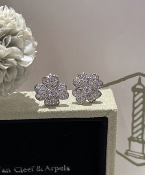 Van Cleef & Arpels Cosmos Earrings Silver 5