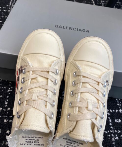 Balenciaga Unisex Paris Mules Cream 7