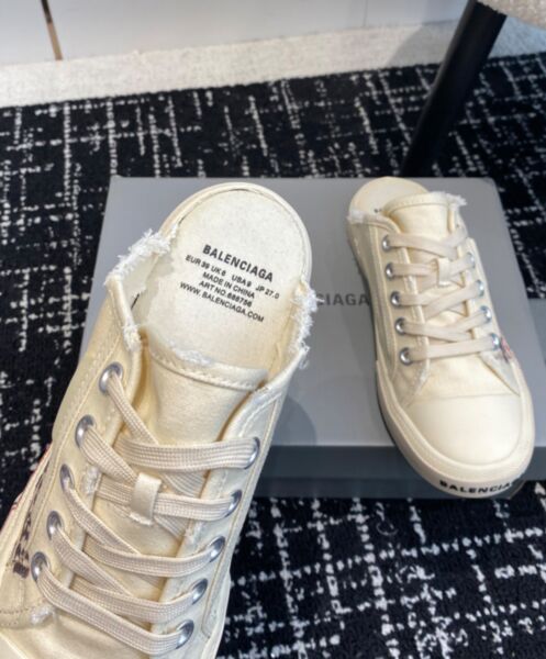 Balenciaga Unisex Paris Mules Cream 9