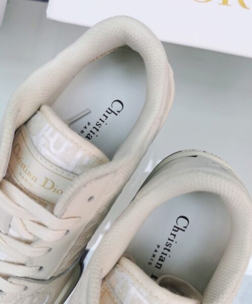 Dior Women's Dior One Sneaker Cream 9