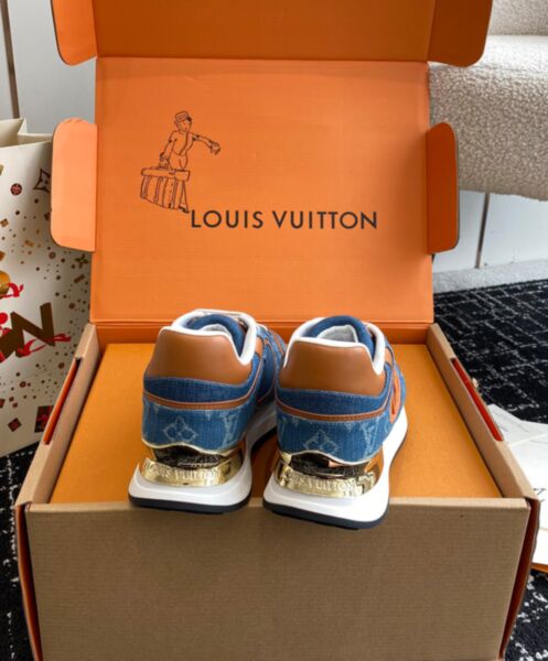 Louis Vuitton Unisex Neo Run Away Sneaker 1ACHRB 1ACKUN 1ACKV3 6