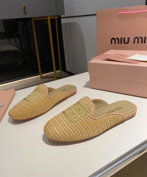 Miumiu Women's Raffia-effect Woven Fabric Slippers Cream 6