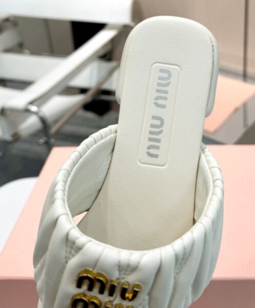 Miumiu Women's Matelasse Nappa Leather Thong Sandals White 8