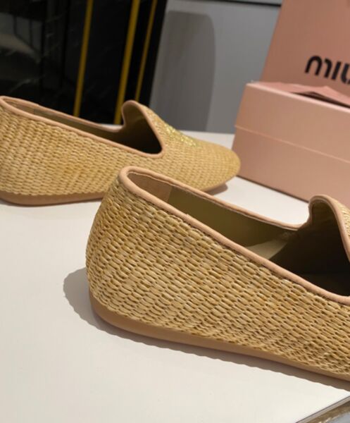 Miumiu Women's Raffia-effect Woven Fabric Slippers Cream 9