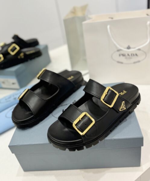 Prada Women's Leather St<p>These leather slides with a casual style are defined by clean